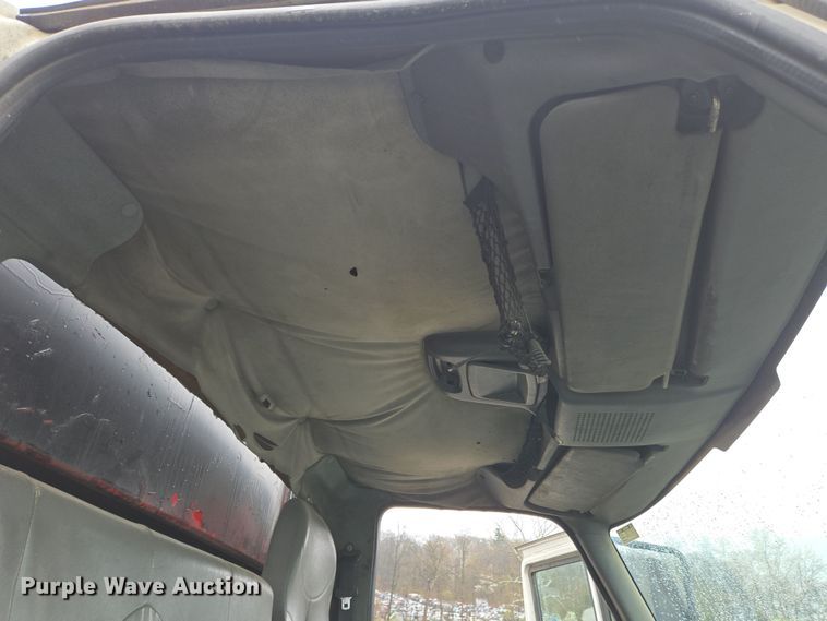 image for item YA0339 2004 International 4300 refuse truck