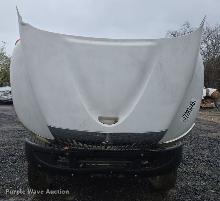 image for item YA0339 2004 International 4300 refuse truck