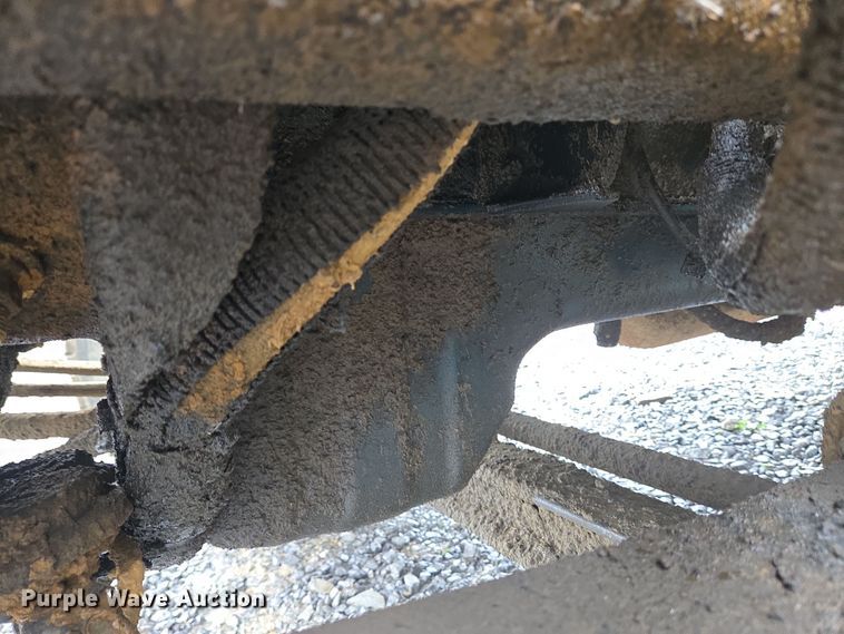 image for item YA0339 2004 International 4300 refuse truck