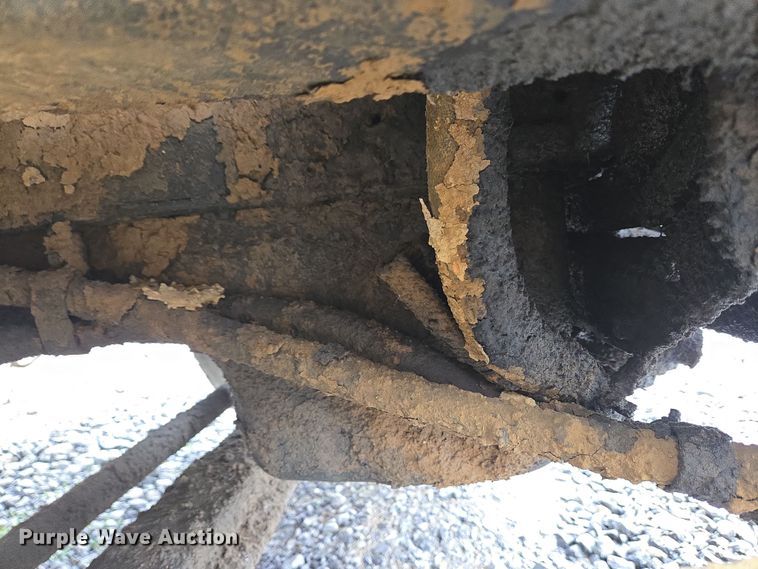 image for item YA0339 2004 International 4300 refuse truck