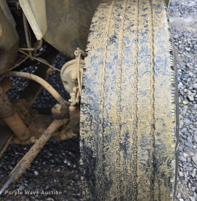 image for item YA0339 2004 International 4300 refuse truck