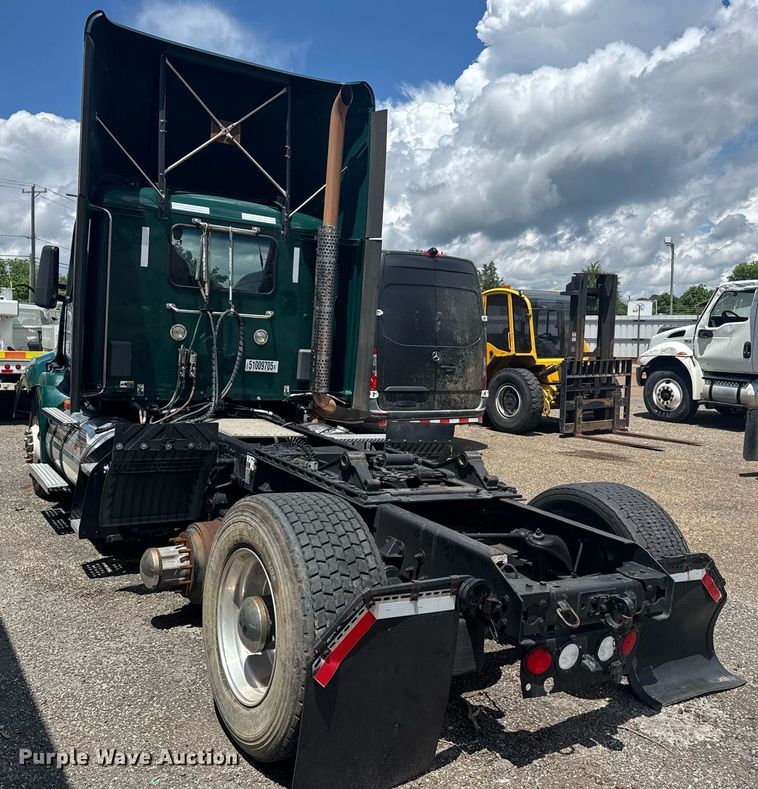 image for item YA0412 2019 Kenworth T680 semi truck
