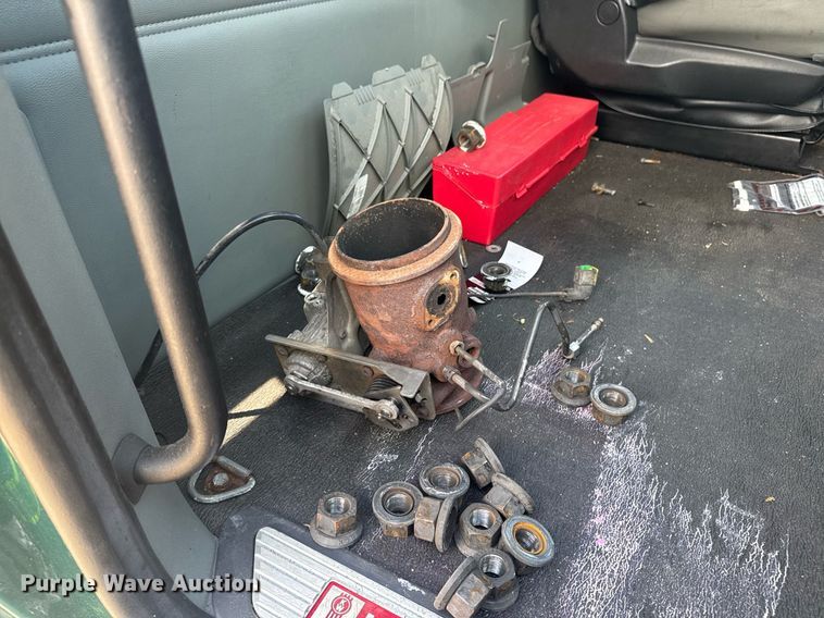 image for item YA0412 2019 Kenworth T680 semi truck