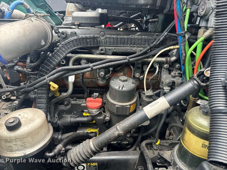 image for item YA0412 2019 Kenworth T680 semi truck