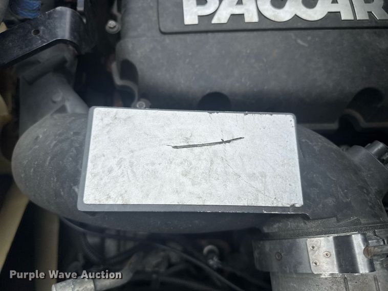 image for item YA0412 2019 Kenworth T680 semi truck