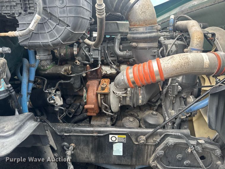 image for item YA0412 2019 Kenworth T680 semi truck