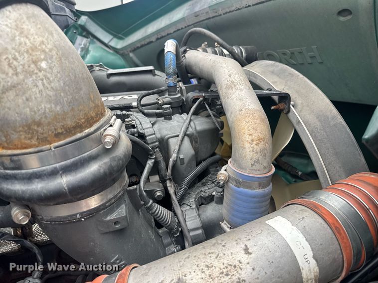 image for item YA0412 2019 Kenworth T680 semi truck