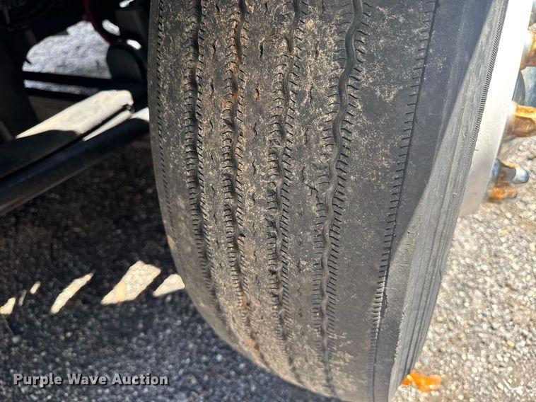 image for item YA0412 2019 Kenworth T680 semi truck