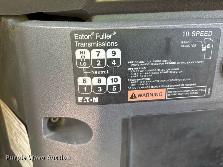 image for item YA0495 2011 Mack CXU613 semi truck