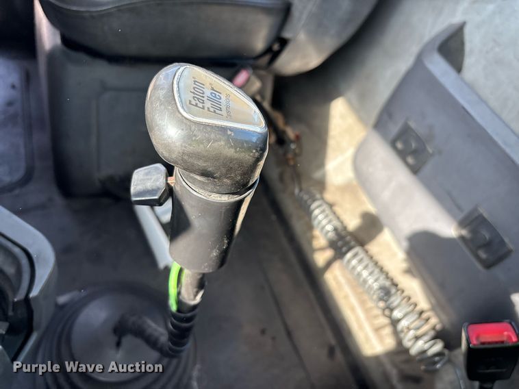 image for item YA0495 2011 Mack CXU613 semi truck