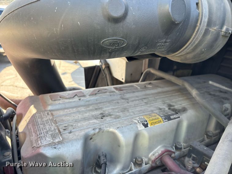 image for item YA0495 2011 Mack CXU613 semi truck