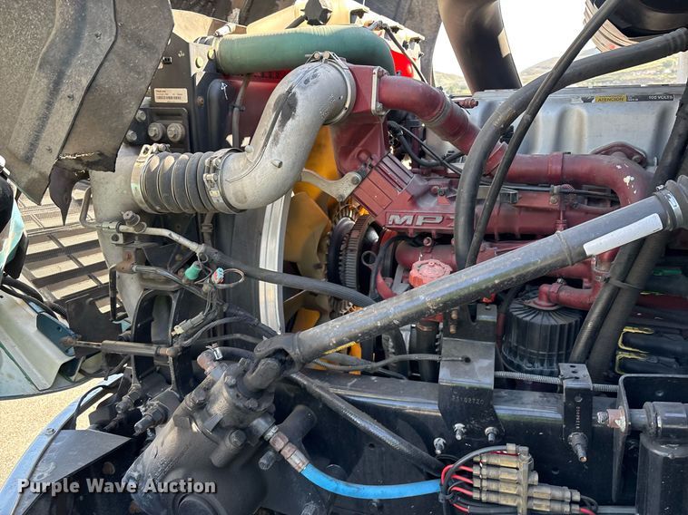 image for item YA0495 2011 Mack CXU613 semi truck