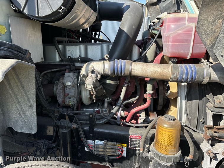 image for item YA0495 2011 Mack CXU613 semi truck