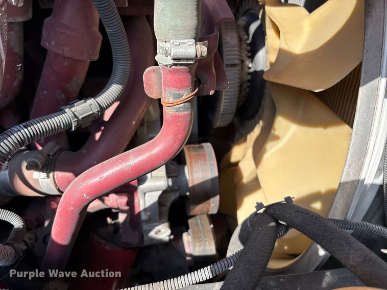 image for item YA0495 2011 Mack CXU613 semi truck