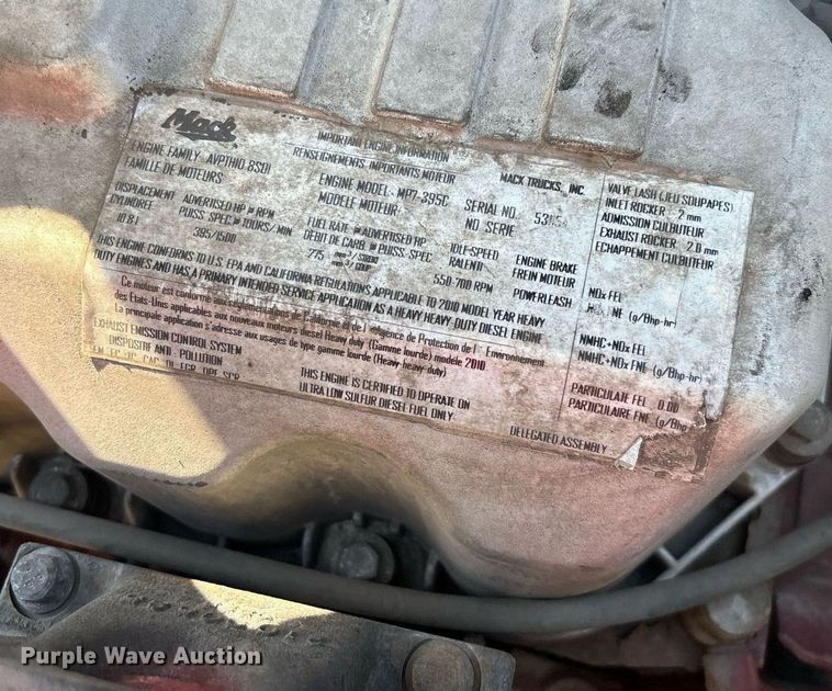 image for item YA0495 2011 Mack CXU613 semi truck