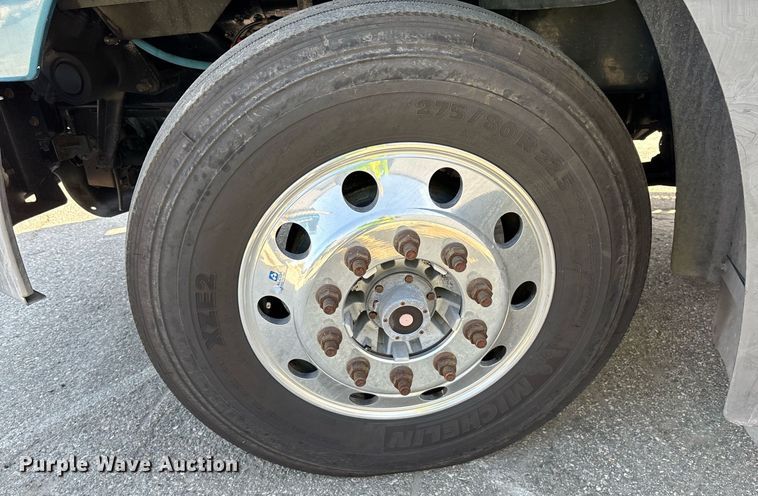 image for item YA0495 2011 Mack CXU613 semi truck