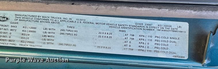 image for item YA0495 2011 Mack CXU613 semi truck