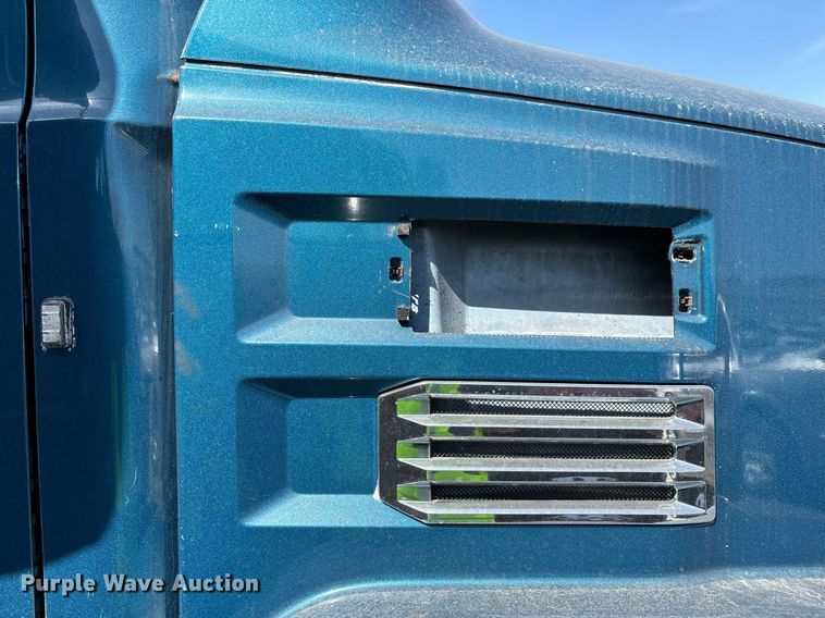 image for item YA0496 2019 Mack AN42T semi truck