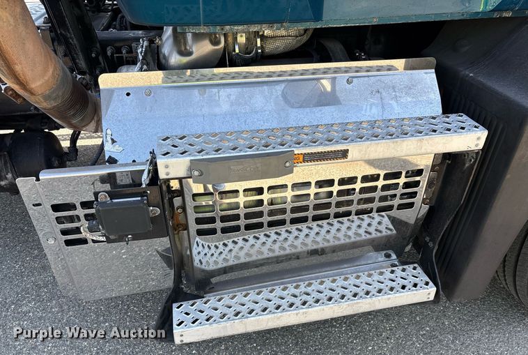 image for item YA0496 2019 Mack AN42T semi truck