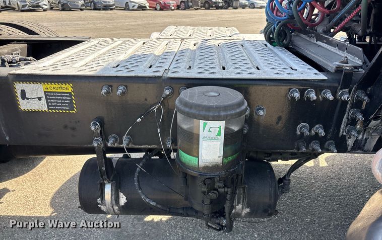 image for item YA0496 2019 Mack AN42T semi truck