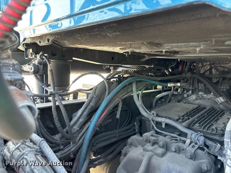 image for item YA0496 2019 Mack AN42T semi truck