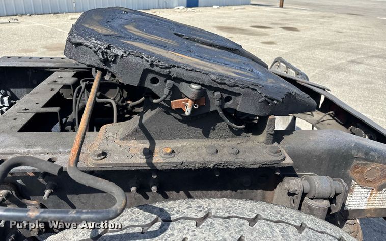 image for item YA0496 2019 Mack AN42T semi truck