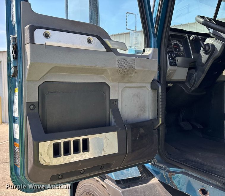 image for item YA0496 2019 Mack AN42T semi truck