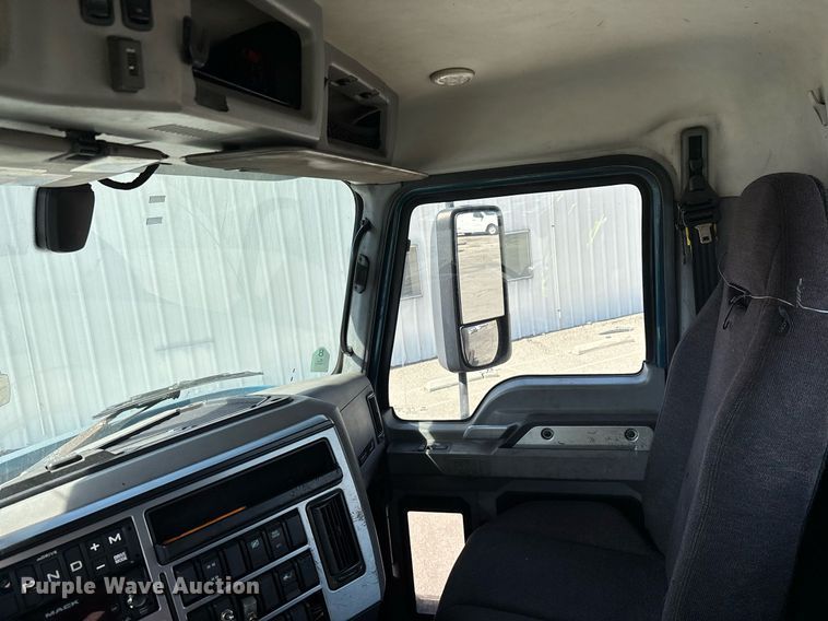 image for item YA0496 2019 Mack AN42T semi truck