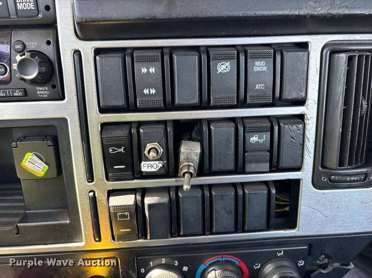 image for item YA0496 2019 Mack AN42T semi truck