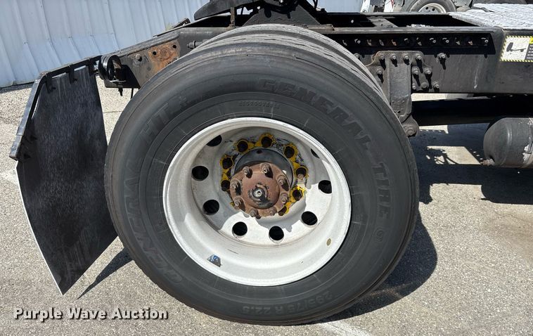 image for item YA0496 2019 Mack AN42T semi truck