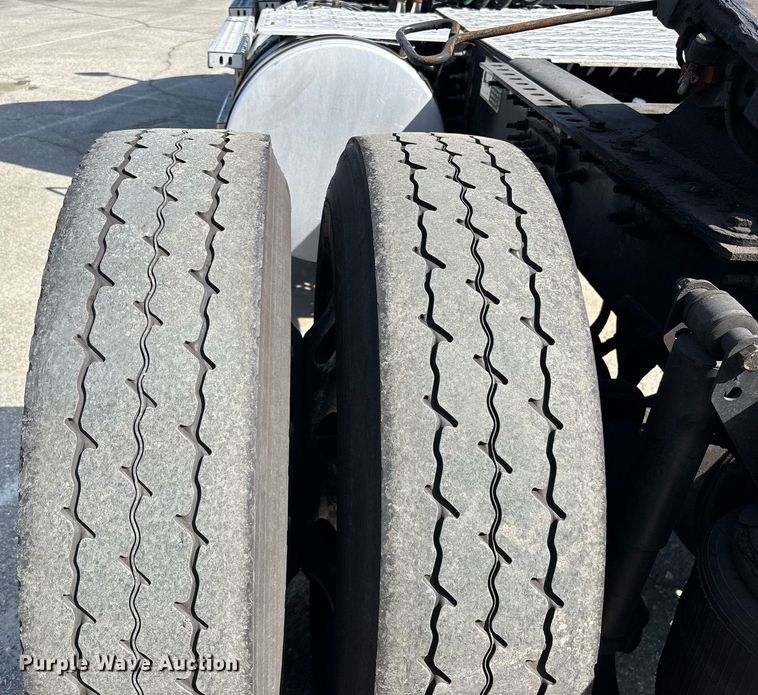 image for item YA0496 2019 Mack AN42T semi truck