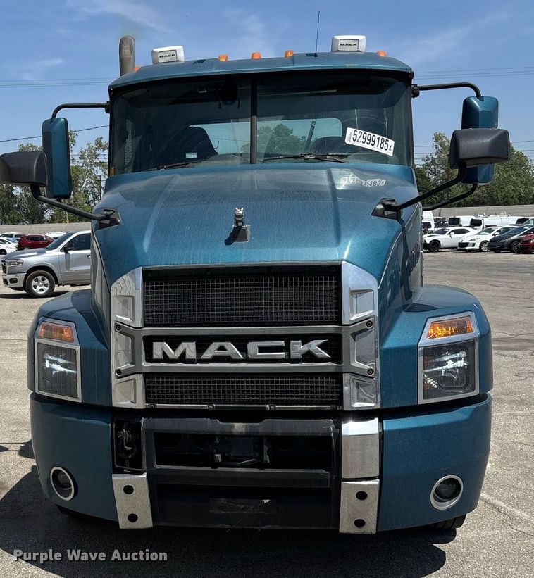 image for item YA0497 2019 Mack AN42T semi truck