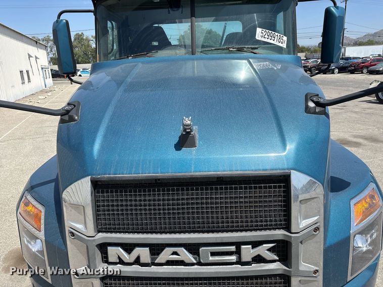 image for item YA0497 2019 Mack AN42T semi truck