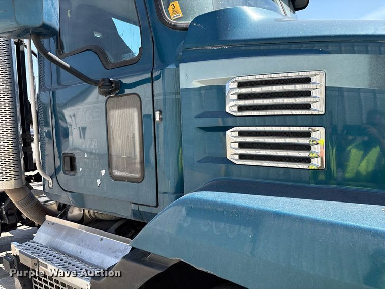 image for item YA0497 2019 Mack AN42T semi truck