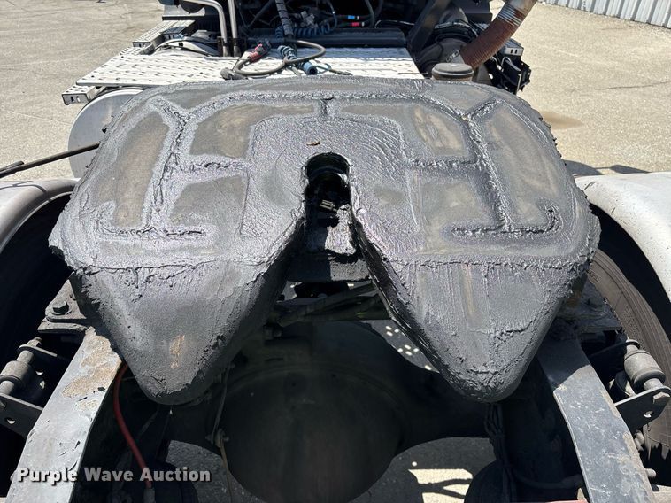 image for item YA0497 2019 Mack AN42T semi truck