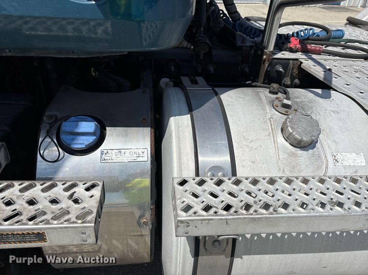 image for item YA0497 2019 Mack AN42T semi truck