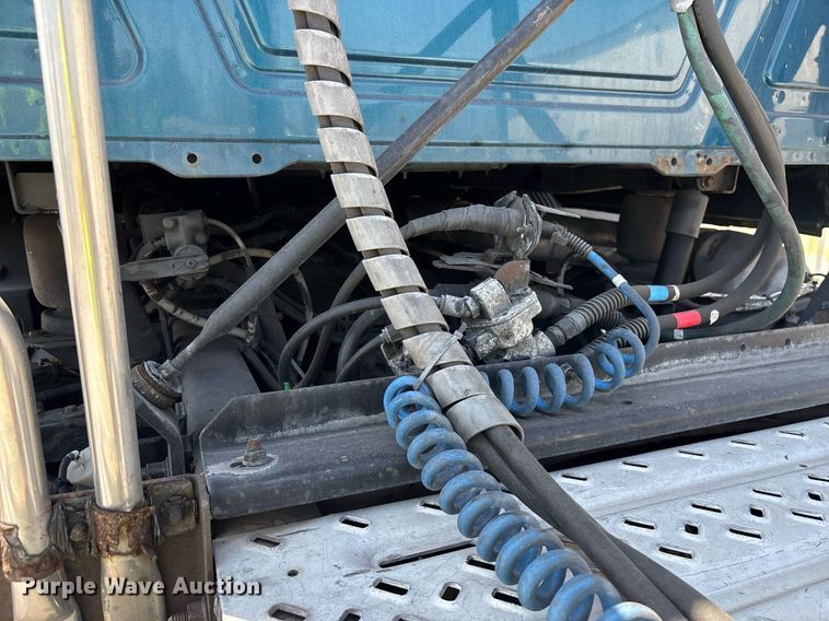 image for item YA0497 2019 Mack AN42T semi truck