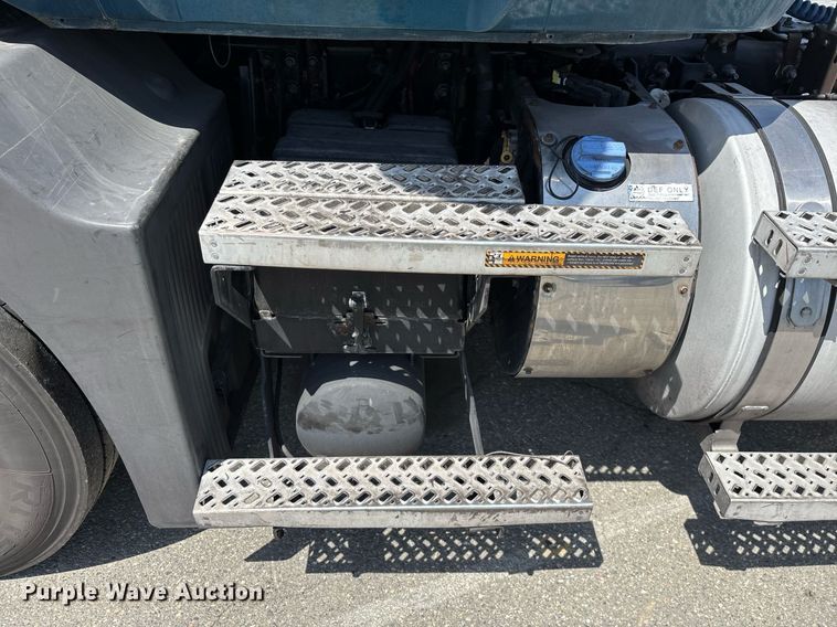 image for item YA0497 2019 Mack AN42T semi truck