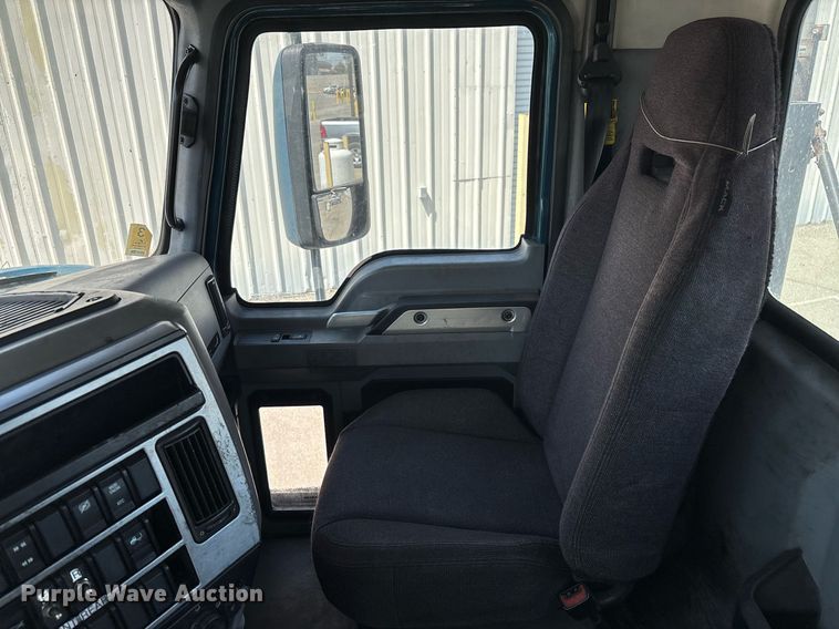 image for item YA0497 2019 Mack AN42T semi truck