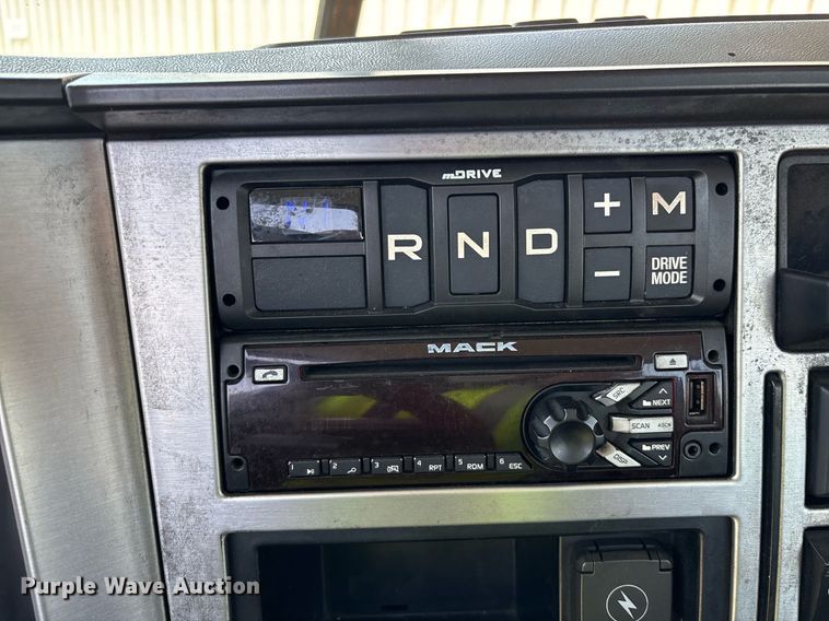 image for item YA0497 2019 Mack AN42T semi truck