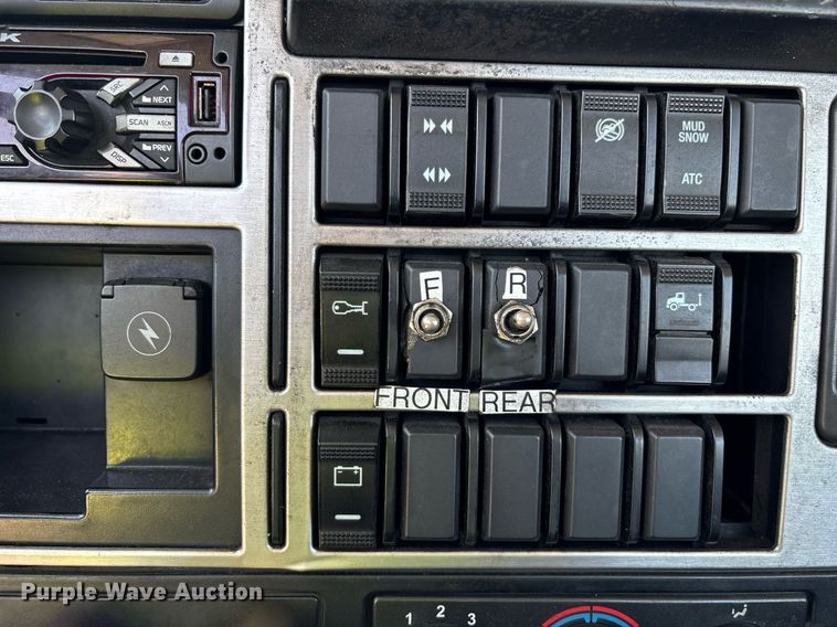 image for item YA0497 2019 Mack AN42T semi truck