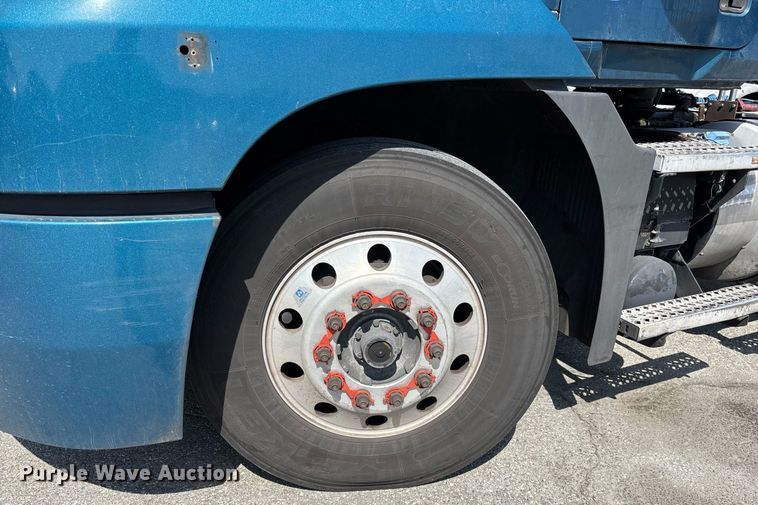 image for item YA0497 2019 Mack AN42T semi truck