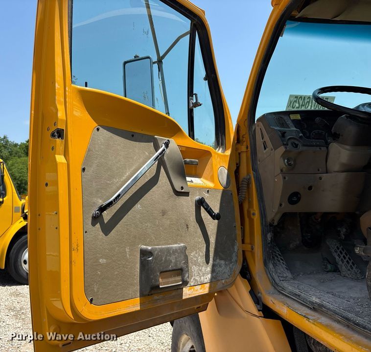 image for item YA0520 2004 Sterling L7500 fuel / lube truck