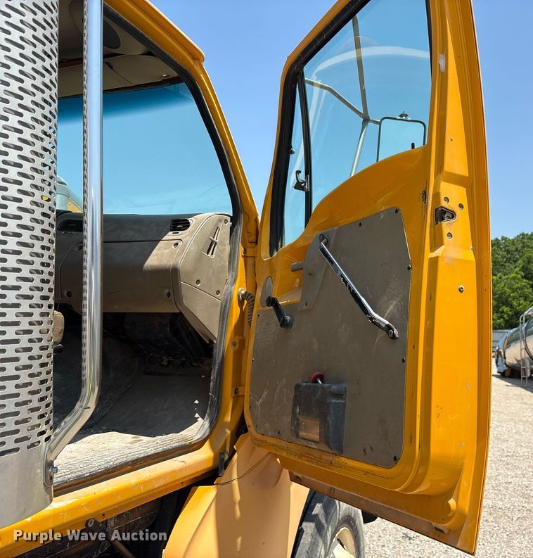 image for item YA0520 2004 Sterling L7500 fuel / lube truck