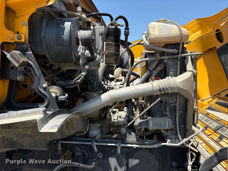 image for item YA0520 2004 Sterling L7500 fuel / lube truck