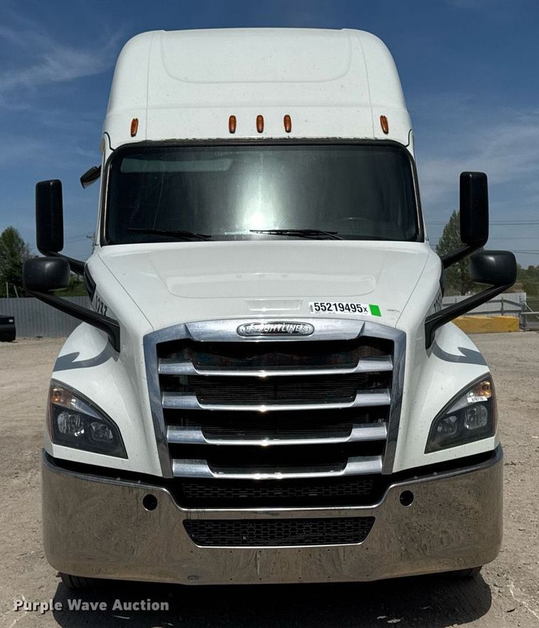 image for item YA0524 2020 Freightliner Cascadia 126 semi truck