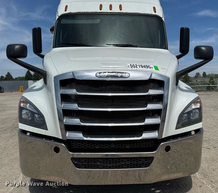 image for item YA0524 2020 Freightliner Cascadia 126 semi truck