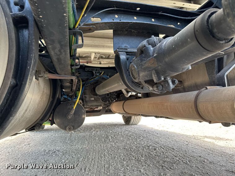 image for item YA0524 2020 Freightliner Cascadia 126 semi truck