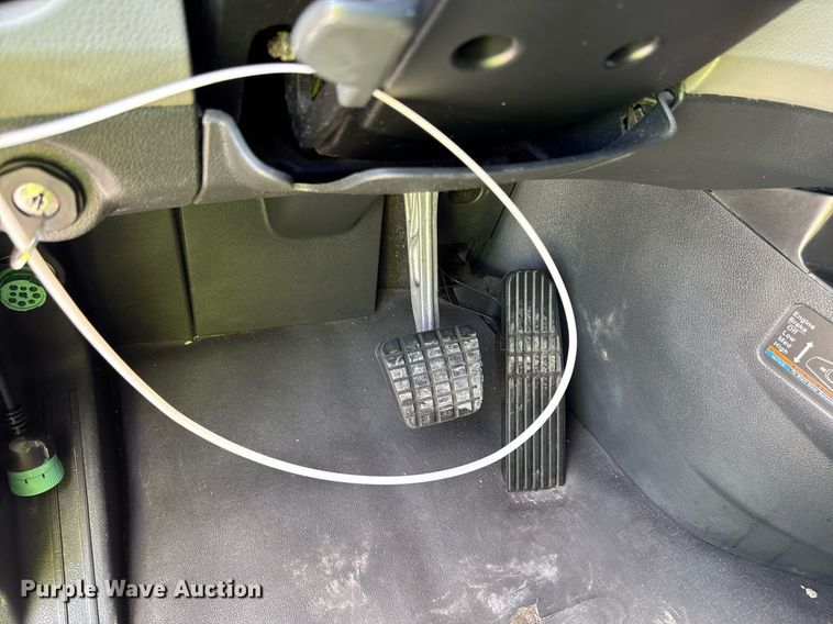 image for item YA0524 2020 Freightliner Cascadia 126 semi truck