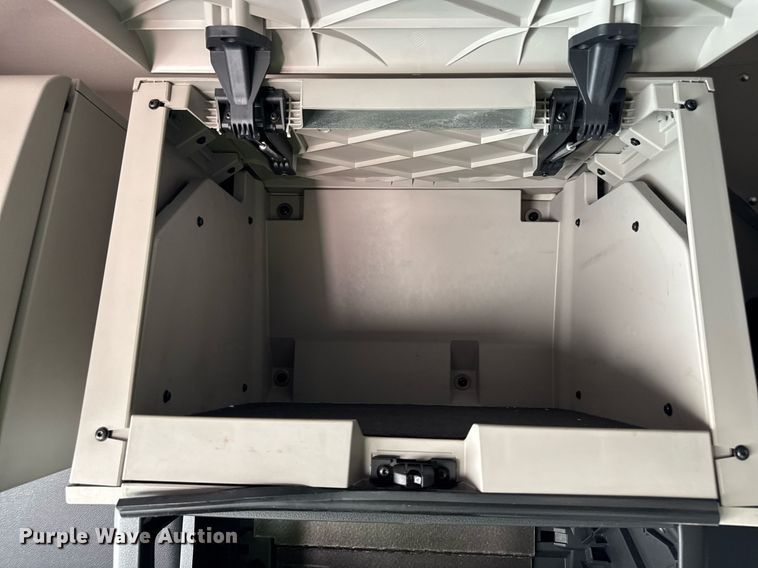 image for item YA0524 2020 Freightliner Cascadia 126 semi truck